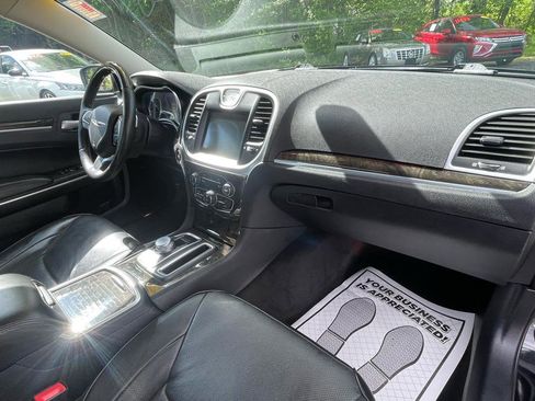 Used 2015 Chrysler 300 C w/ Harman/Kardon Audio Group RWD image 28