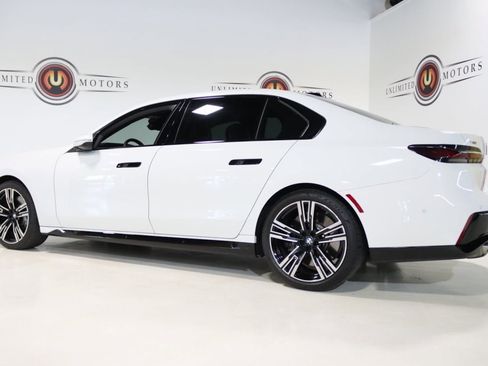 Used 2023 BMW 760i xDrive image 36