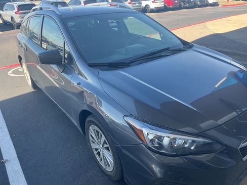 Used 2018 Subaru Impreza 2.0i Premium image 8