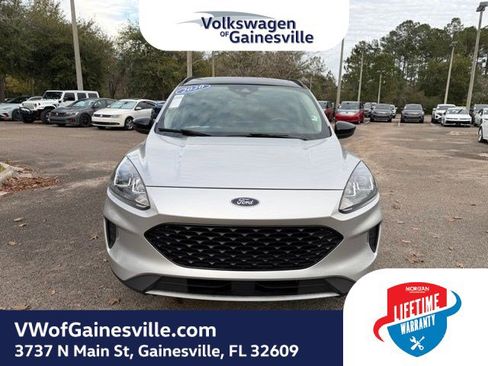 Used 2020 Ford Escape SE Sport image 2