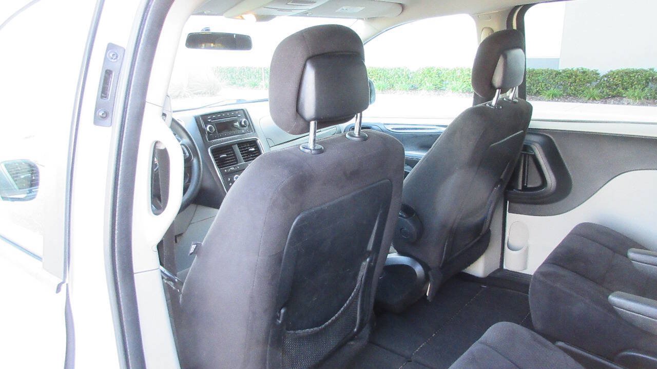 Used 2012 Dodge Grand Caravan SE FWD image 15