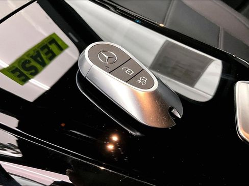 Used 2026 Mercedes-Benz GLC 300 image 12