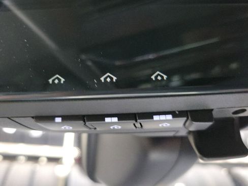 New 2026 Land Rover Range Rover Long Wheelbase SE AWD/4WD image 37