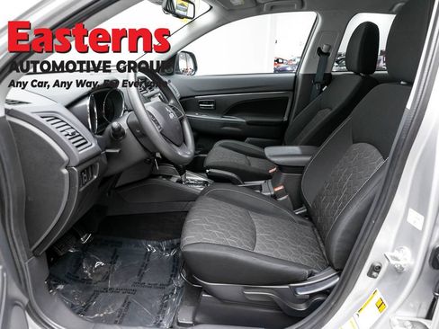 Used 2025 Mitsubishi Outlander Sport SE AWD/4WD image 14