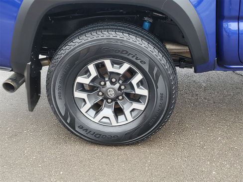 Certified 2023 Toyota Tacoma TRD Off-Road image 5