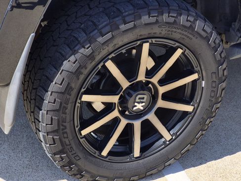 Used 2021 Toyota 4Runner SR5 AWD/4WD image 7