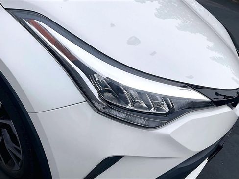 Used 2021 Toyota C-HR XLE image 29