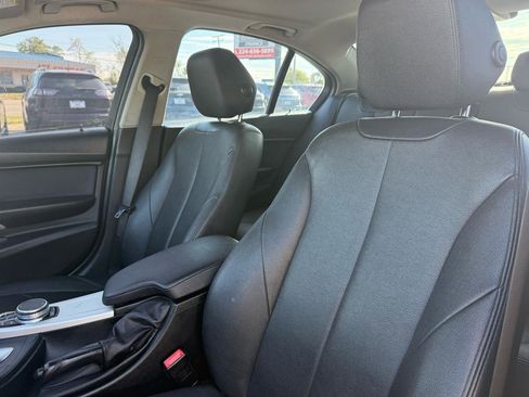 Used 2018 BMW 320i xDrive Sedan AWD/4WD image 8