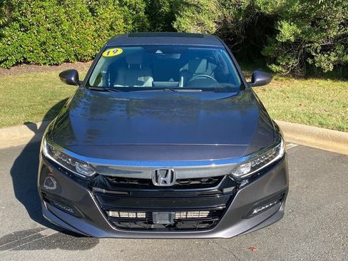 Used 2019 Honda Accord EX-L image 2