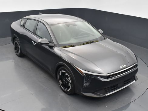 Certified 2025 Kia K4 EX FWD image 38