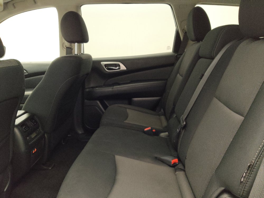 Used 2020 Nissan Pathfinder S FWD image 18