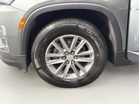 Used 2022 Chevrolet Traverse LT FWD image 32