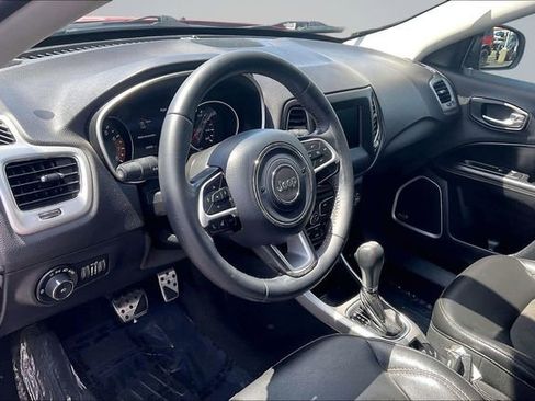Used 2018 Jeep Compass Latitude w/ Popular Equipment Group FWD image 13