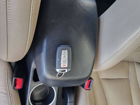 Used 2013 Hyundai Elantra GT w/ Tech Pkg FWD image 38