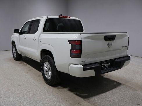 Used 2024 Nissan Frontier SV AWD/4WD image 5
