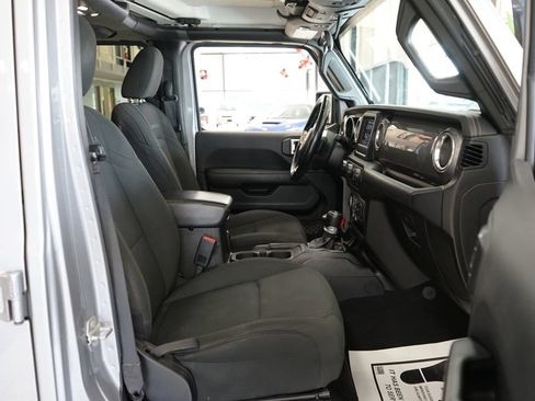 Used 2021 Jeep Wrangler Unlimited Sahara AWD/4WD image 38