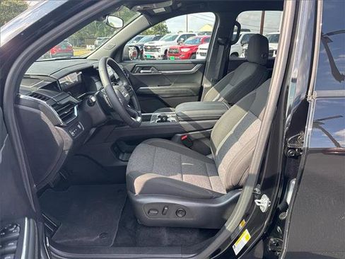 Used 2025 GMC Acadia Elevation image 12