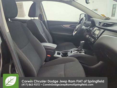 Used 2019 Nissan Rogue Sport S image 32