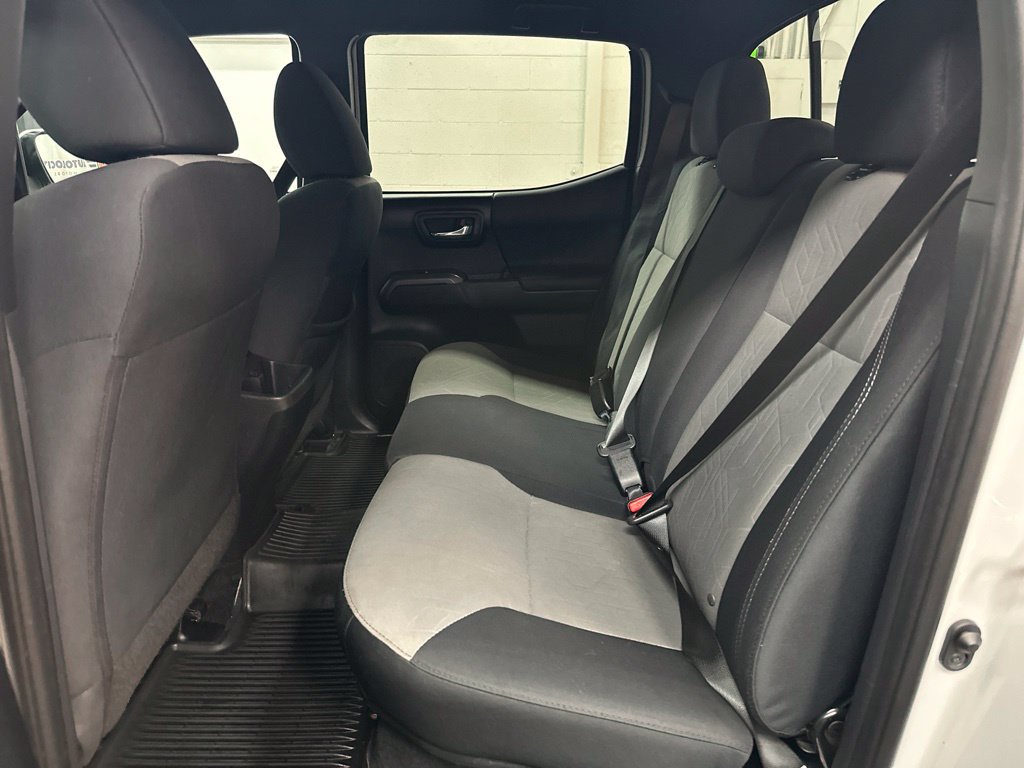 Used 2020 Toyota Tacoma TRD Sport AWD/4WD image 22