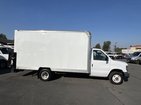 Used 2019 Ford E-350 and Econoline 350 Super Duty image 2