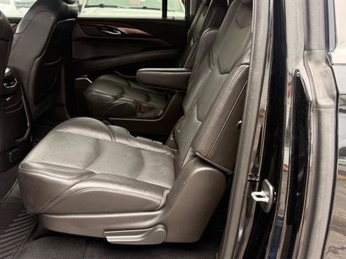 Used 2016 Cadillac Escalade ESV Luxury AWD/4WD image 11