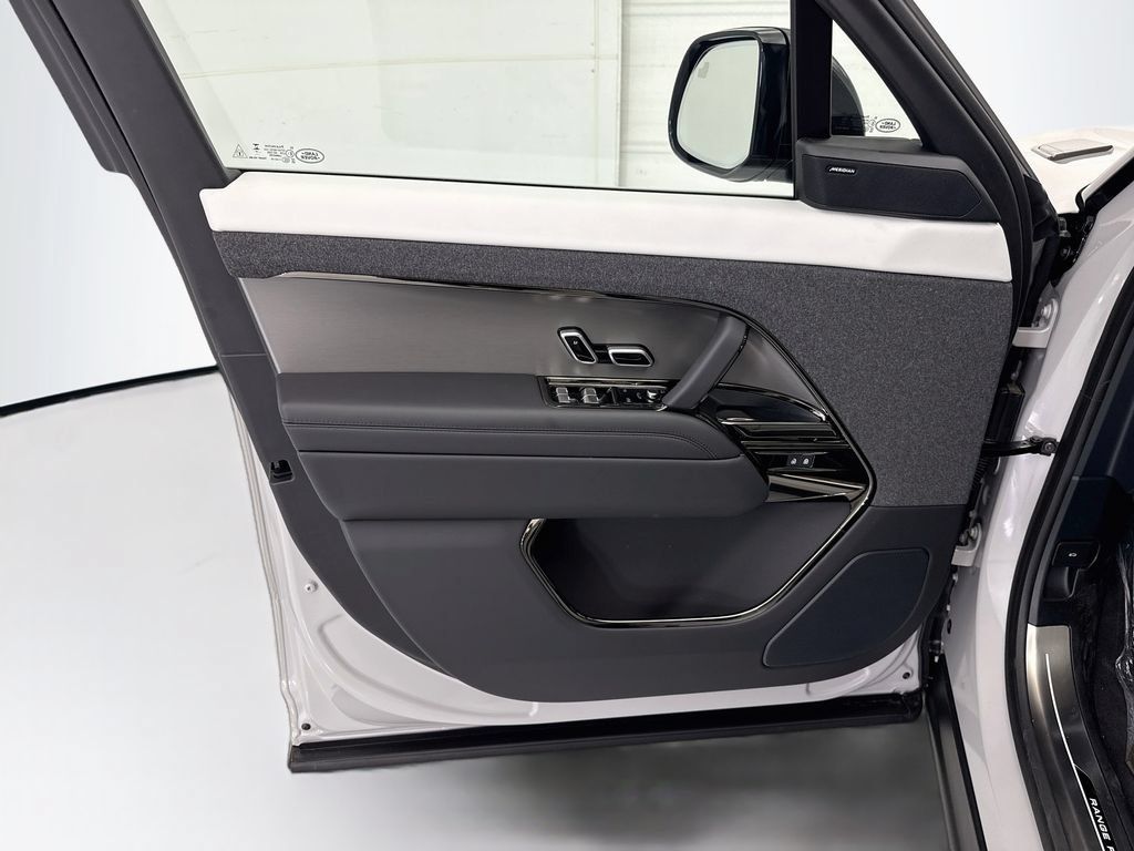 New 2026 Land Rover Range Rover Sport Dynamic SE AWD/4WD image 23