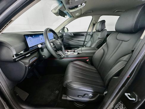 Used 2025 Genesis GV80 2.5T Standard AWD/4WD image 13
