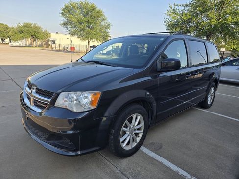Used 2013 Dodge Grand Caravan SXT w/ Rear Park Assist Pkg FWD image 3