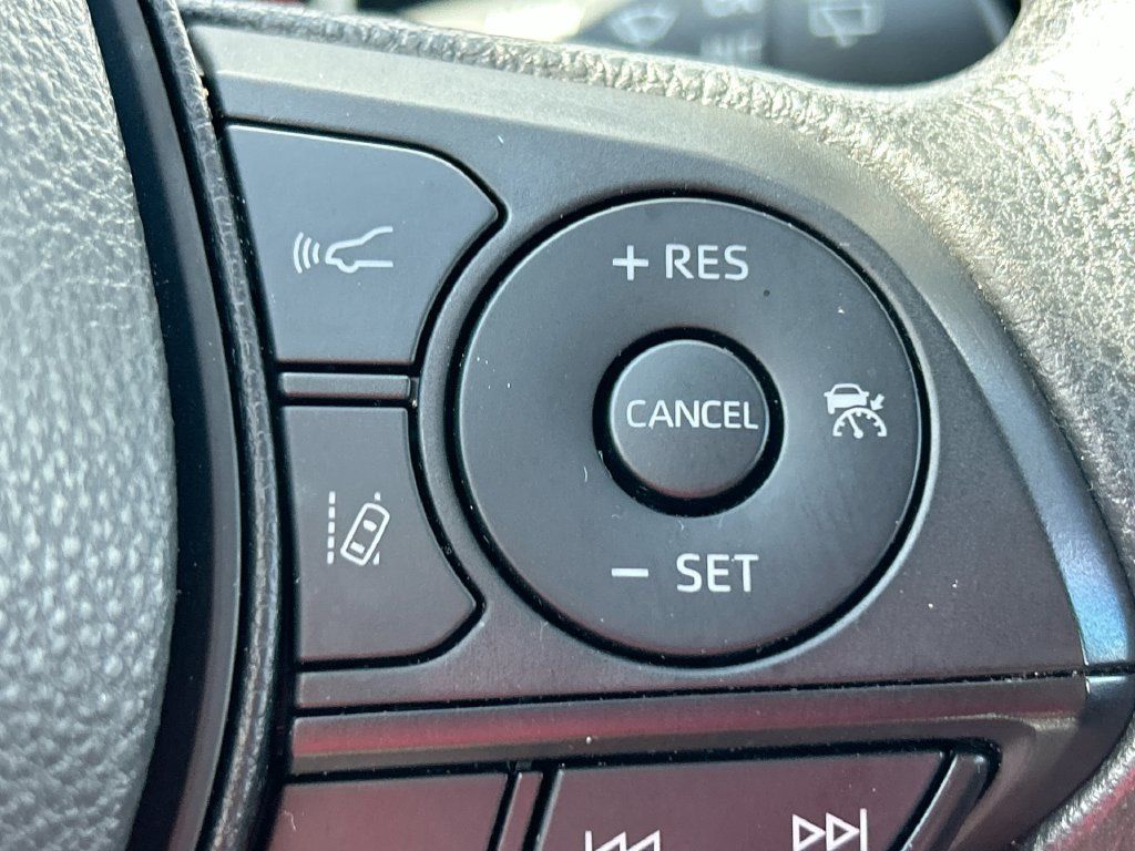Certified 2023 Toyota RAV4 LE FWD image 17