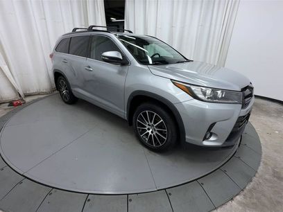 Used 2017 Toyota Highlander SE