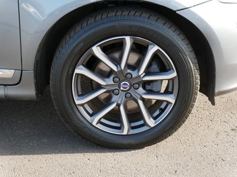 Used 2017 Volvo XC60 T6 Dynamic w/ Preferred Option Package image 15