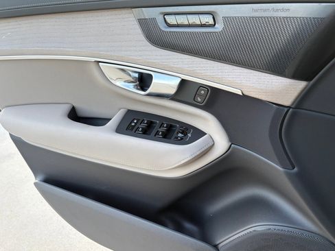 New 2026 Volvo XC90 T8 Plus image 17