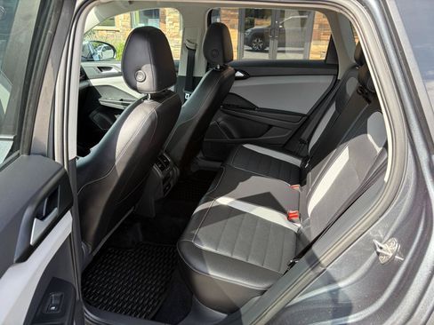 Used 2022 Volkswagen Taos SEL AWD/4WD image 5