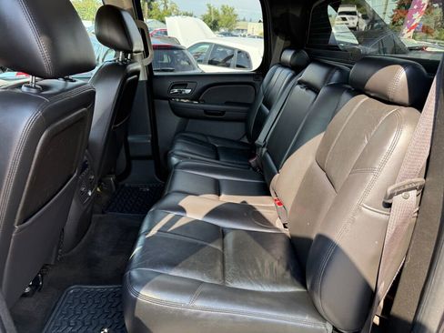 Used 2010 Chevrolet Avalanche LT w/ Luxury Package image 8