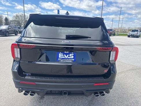 Used 2025 Ford Explorer ST w/ Sun And Sound Package AWD/4WD image 4