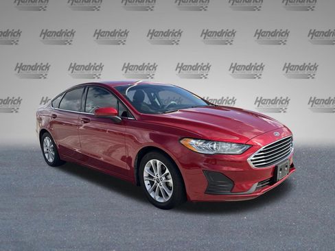 Used 2020 Ford Fusion SE image 4