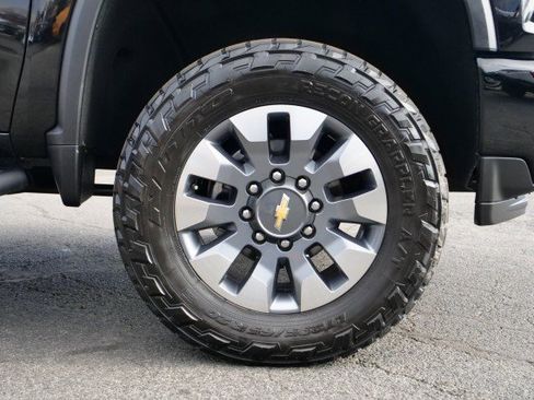 Used 2023 Chevrolet Silverado 2500 Custom w/ Custom Value Package image 38