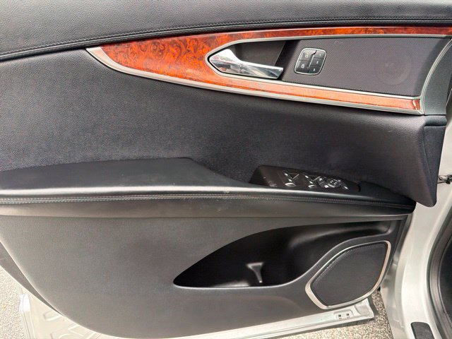 Used 2018 Lincoln MKX Reserve w/ Driver Assistance Package FWD image 9