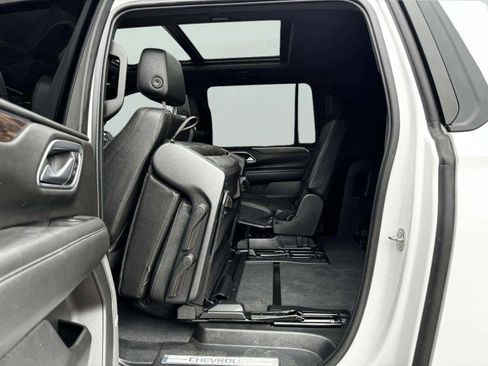 Used 2021 Chevrolet Suburban Z71 image 38