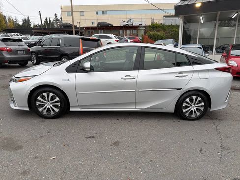 Used 2020 Toyota Prius Prime Limited image 4