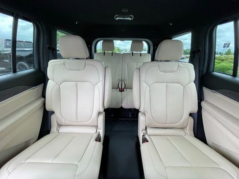 Used 2025 Jeep Grand Cherokee L Limited AWD/4WD image 31