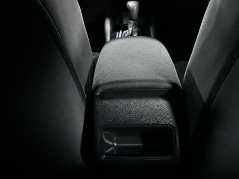 Used 2022 Toyota Corolla LE image 12