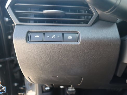 Used 2025 Nissan Altima 2.5 SV FWD image 14