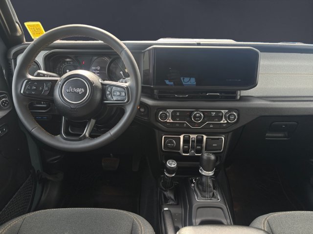 Used 2024 Jeep Wrangler Unlimited AWD/4WD image 10