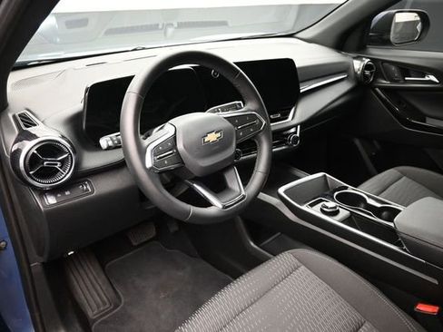 Used 2026 Chevrolet Equinox LT FWD image 12