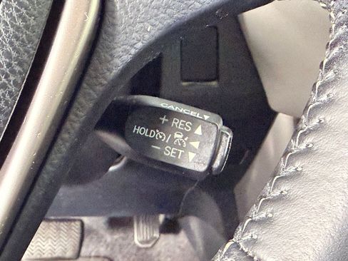 Used 2018 Toyota RAV4 XLE FWD image 28