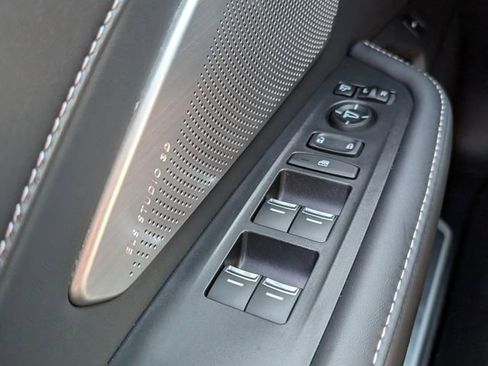 Certified 2025 Acura RDX SH-AWD w/ Advance Package image 42