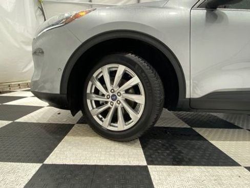 Used 2021 Ford Escape Titanium w/ Titanium Elite Package image 9
