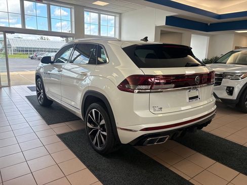 Used 2024 Volkswagen Atlas Cross Sport SEL Premium R-Line AWD/4WD image 3