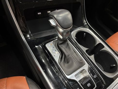 Certified 2024 Kia Carnival SX Prestige image 40